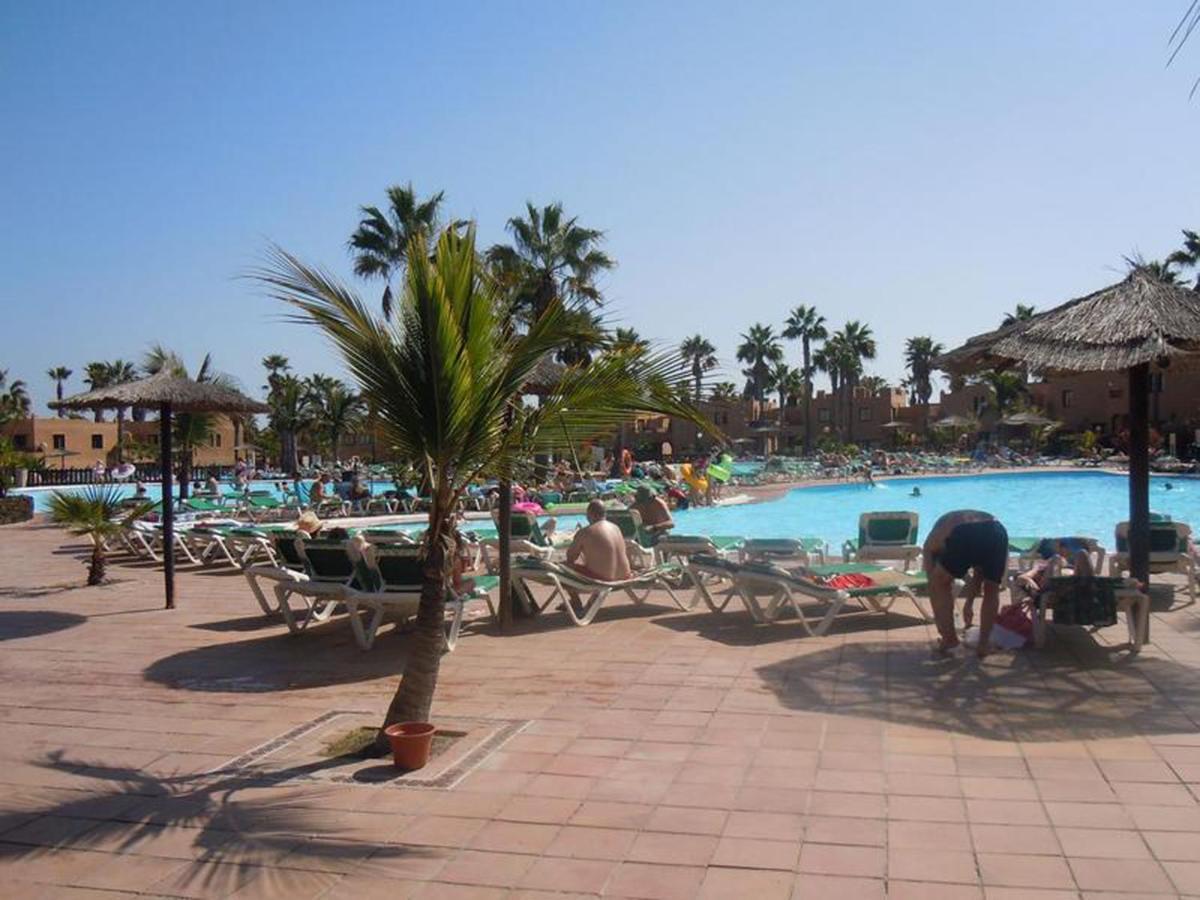 Family Apartment 1 Bedroom With Pool View 2 - Oasis Duna Resort Corralejo Eksteriør billede